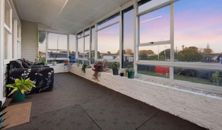 66 Sunlands Drive Manurewa_4