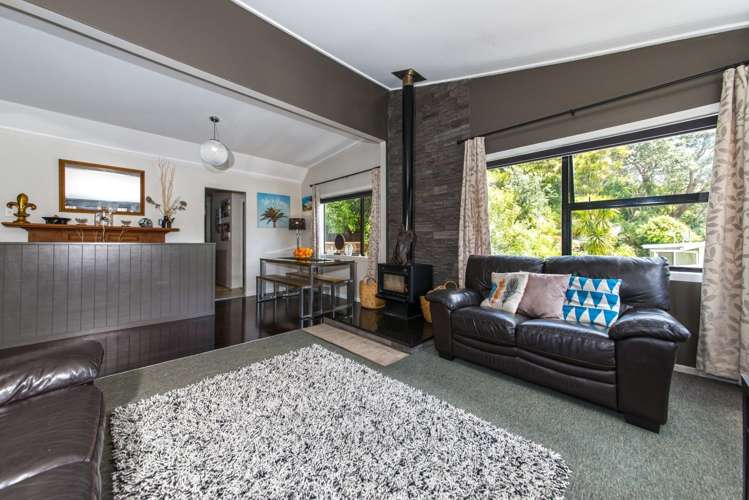 31 Foster Avenue Huia_11