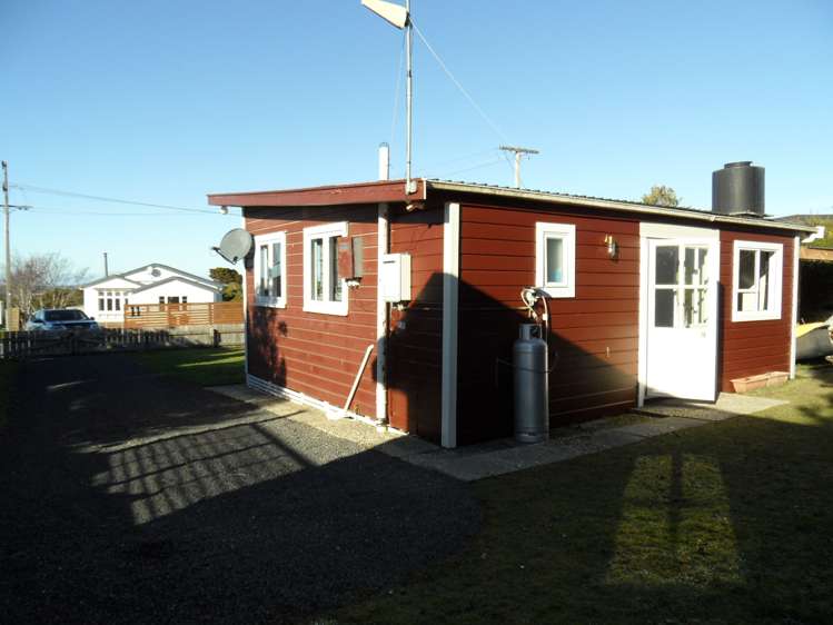 10 Miro Street Kaka Point_13