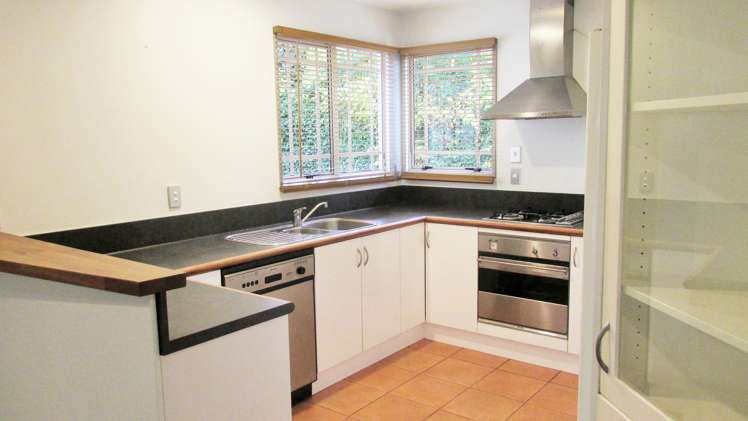 1/32 Winchester Street Merivale_1