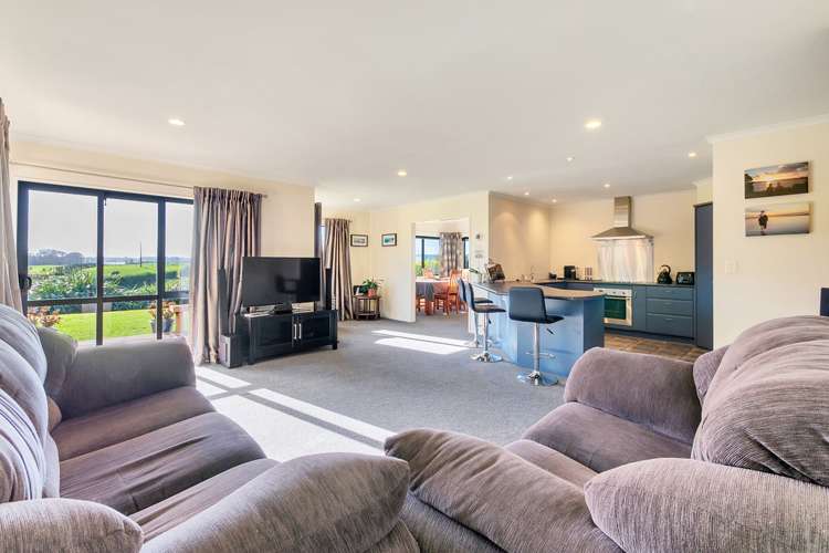 272 Glenbrook Beach Road Glenbrook_8