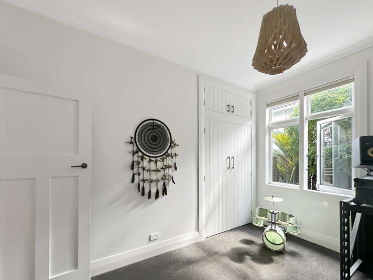 42 Pine Street Mount Eden_11