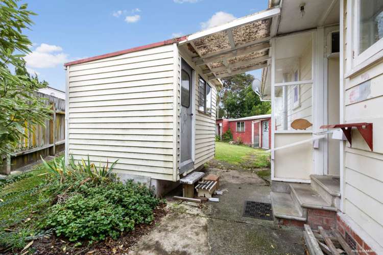13 Neil Avenue Te Atatu Peninsula_10