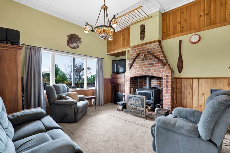 2 Broadway Waitara_8