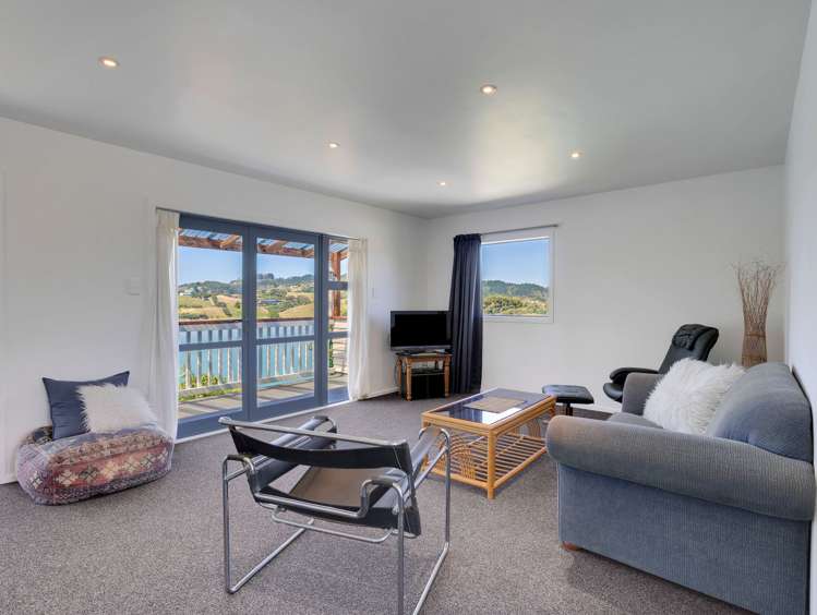 6 Mara Kai Lane Raglan_23