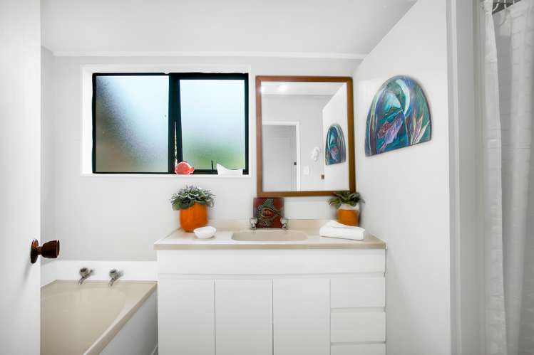 15b Montrose Street Point Chevalier_12