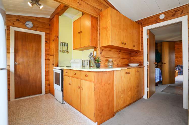 19 Wharewaka Road Wharewaka_13