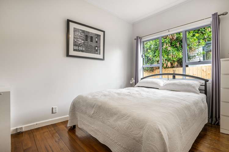 2/160 Onewa Road Northcote_12