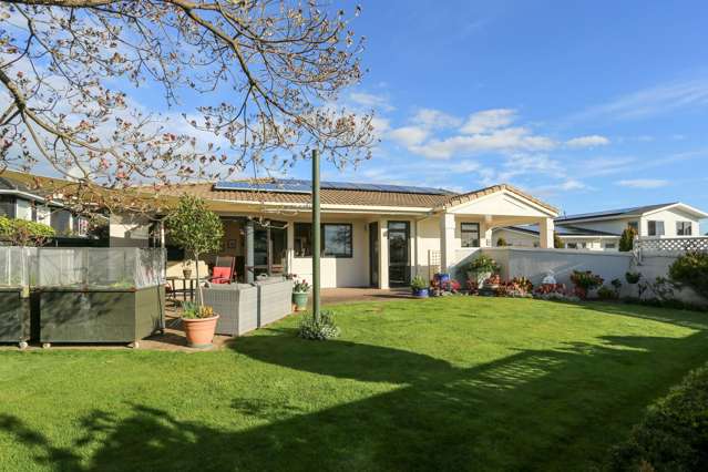 Privacy and sunshine in Matua!
