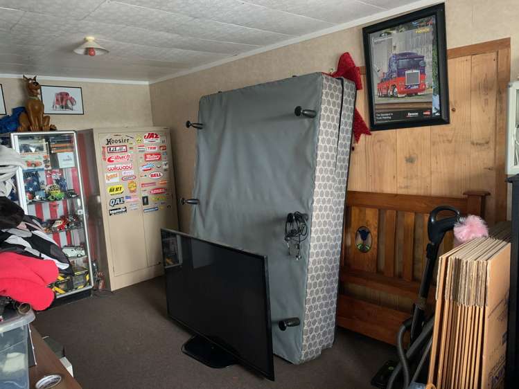 196 School Road Paeroa_13