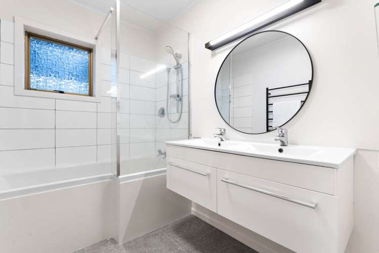 2/16 Malters Place Browns Bay_17