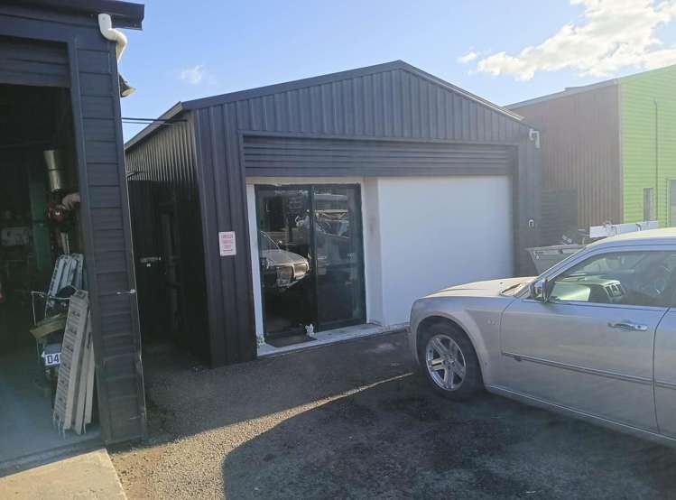 211 South Highway West Whitianga_5