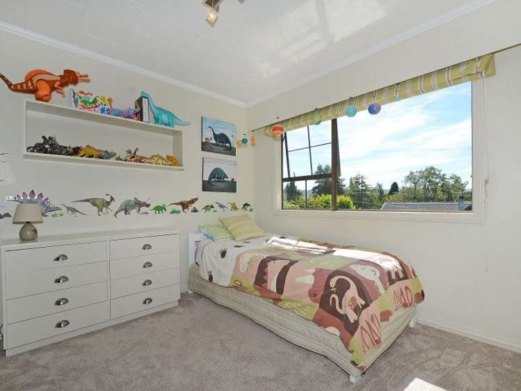 43c Dowling Grove Silverstream_13