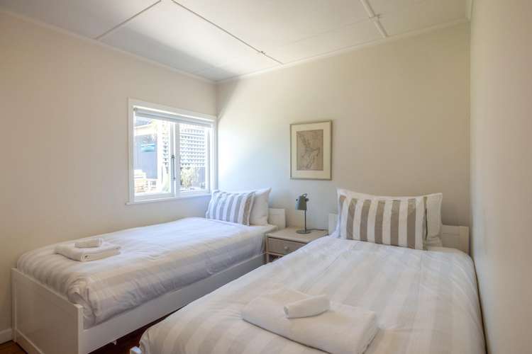 35 The Strand Onetangi_13