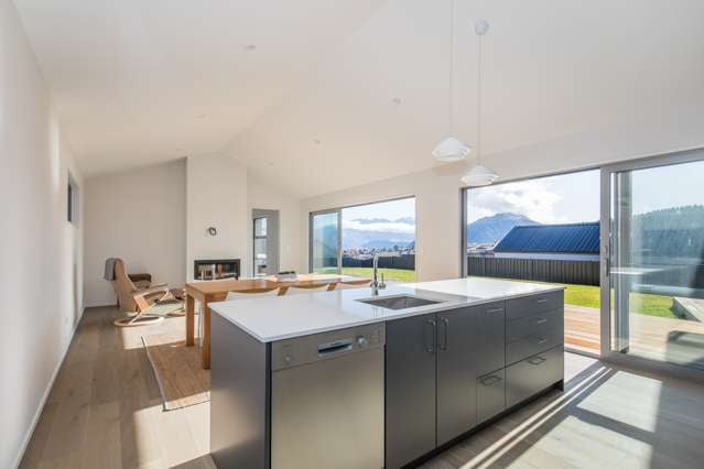 8 The Heights Avenue Wanaka_2