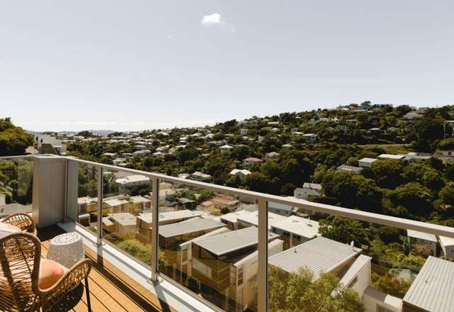 PENTHOUSE LIVING WITH BROOKLYN VIEWS + PARKING