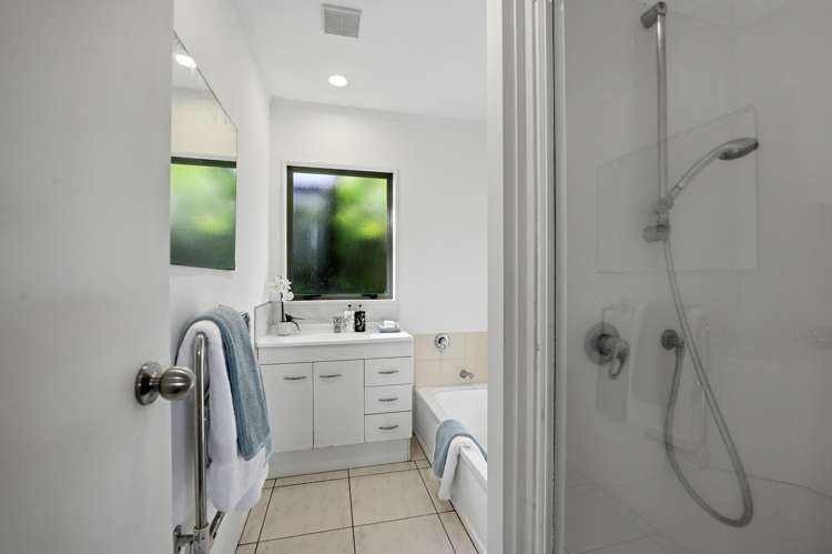 4b Knott Road Stanmore Bay_12