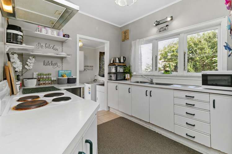 1/9 Sheehan Road Te Atatu South_7