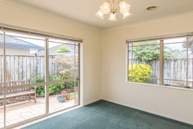 8 Glen Loch Place 10587_3