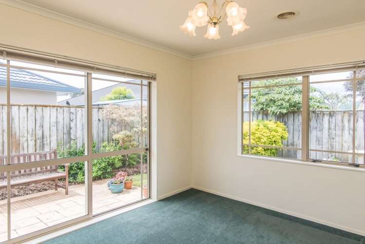 8 Glen Loch Place 10587_3