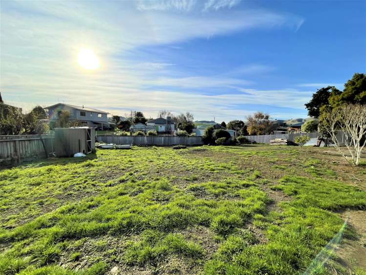 33 Main Road Owaka_18