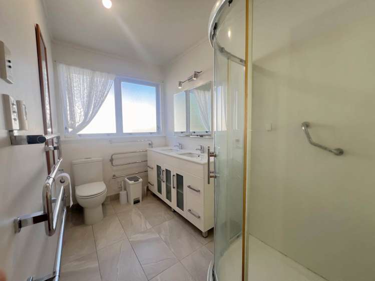 24 Caronia Crescent Lynfield_10