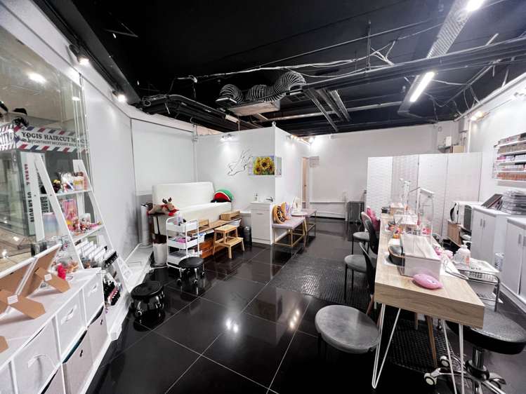 Unit 2J/239 Queen Street City Centre_3