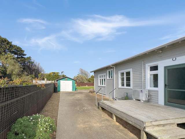 THREE BEDOOM, FOXTON