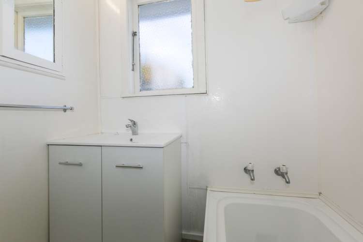 29 Darwin Crescent Maraenui_13