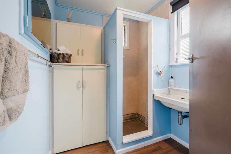 253 Pouewe Street Kawhia_11