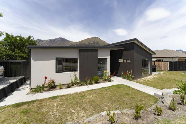 8 Erskine Street Dalefield/Wakatipu Basin_2