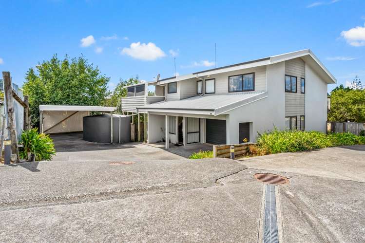 33 Gledstane Road Stanmore Bay_17