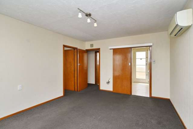 2/560 Hereford Street Linwood_2