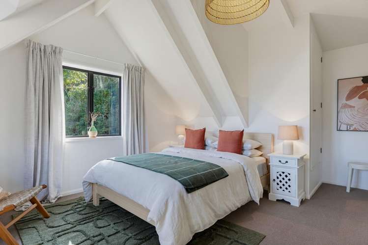 6888E Christchurch Akaroa Road Takamatua_15
