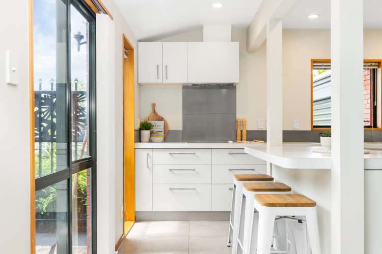 82 Chartwell Street Burwood_6