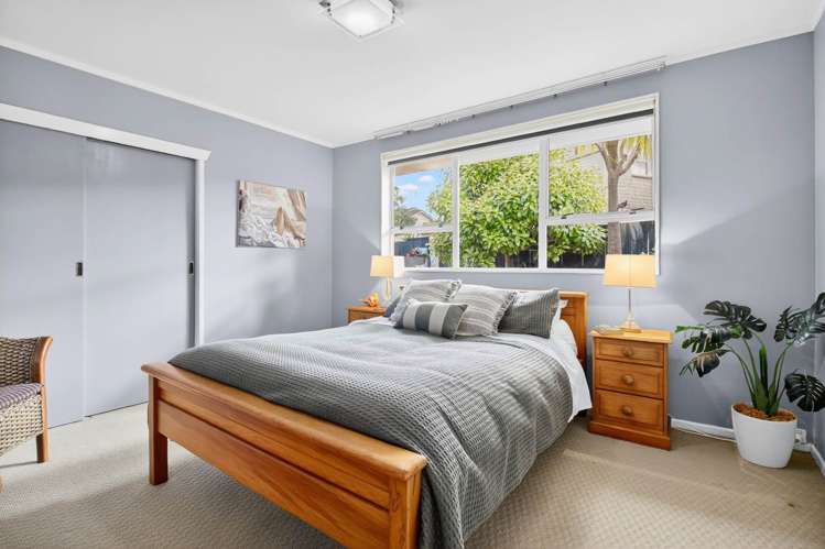 7 Tyrian Close Half Moon Bay_21