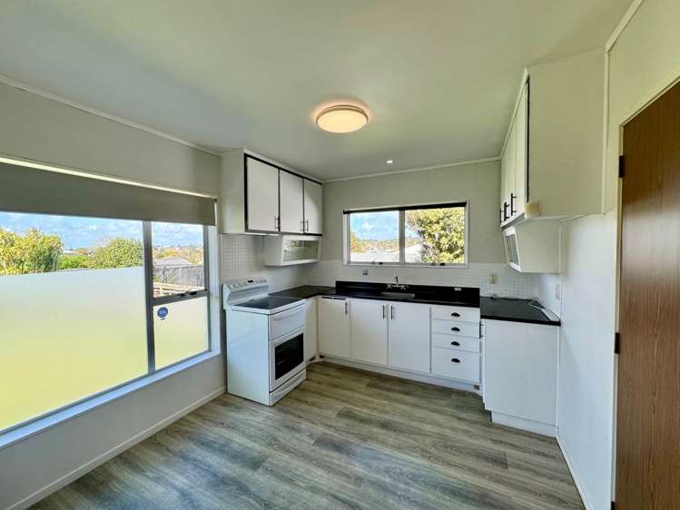 2/4 Stottholm Road Titirangi_6