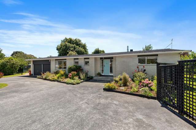 Family Living in the Heart of Carterton