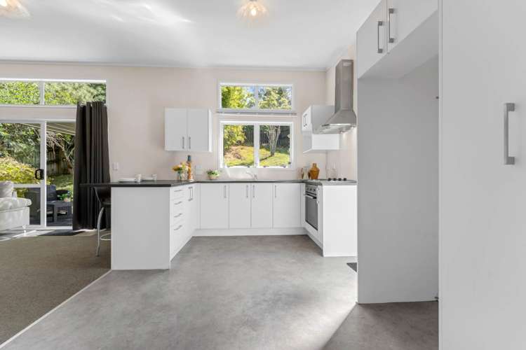 20A Shetland Street Glen Eden_10