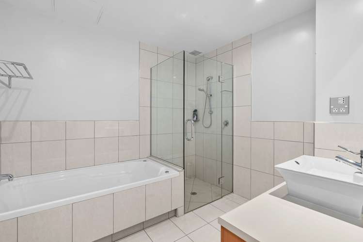 Apt 106, 5 Lakeside Road Wanaka_15