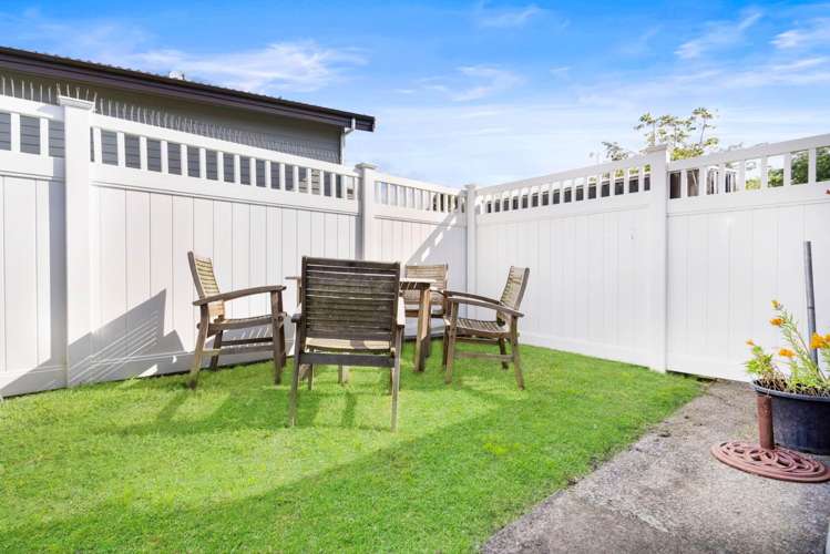 1/6 Hemsway Place Sunnyhills_12