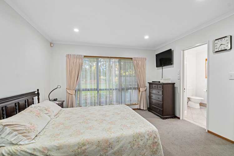 13 Reynolds Drive Glenview_7