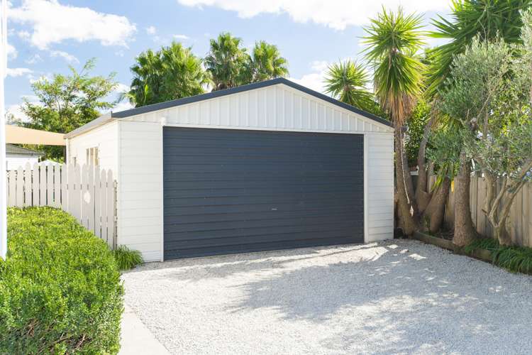 37 Lytton Road Riverdale_19