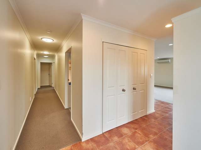 5 Barnes Court Roslyn_2