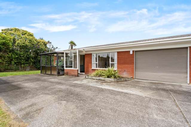 2/211 Edmonton Road Te Atatu South_1
