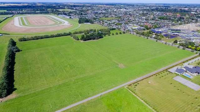 108 Racecourse Road Allenton_2