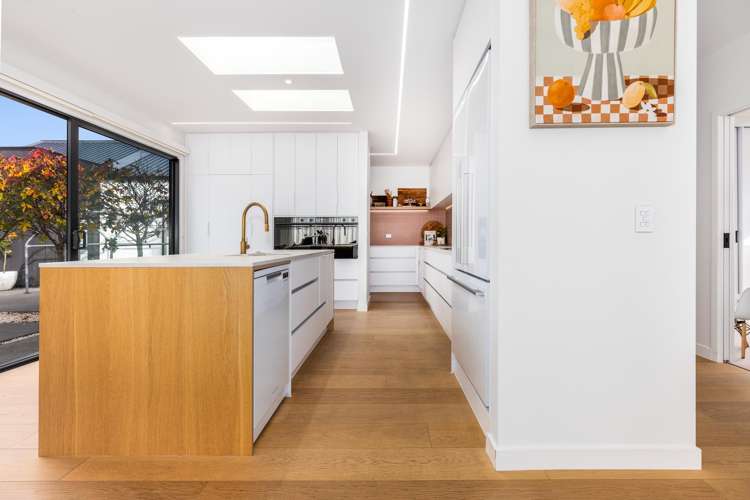 24 Phoenix palms Grove Levin_10