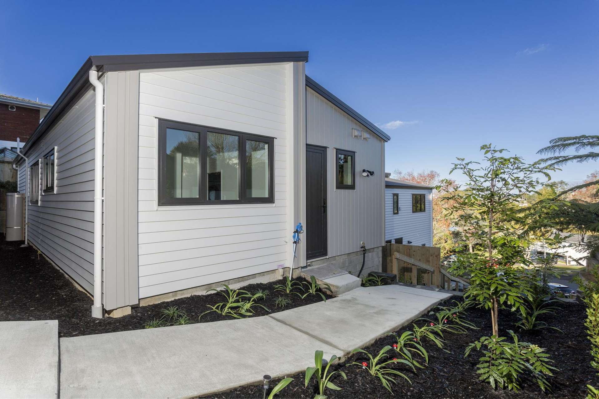 81B Ayton Drive Totara Vale_0