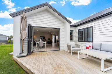 8 Matahae Crescent_3