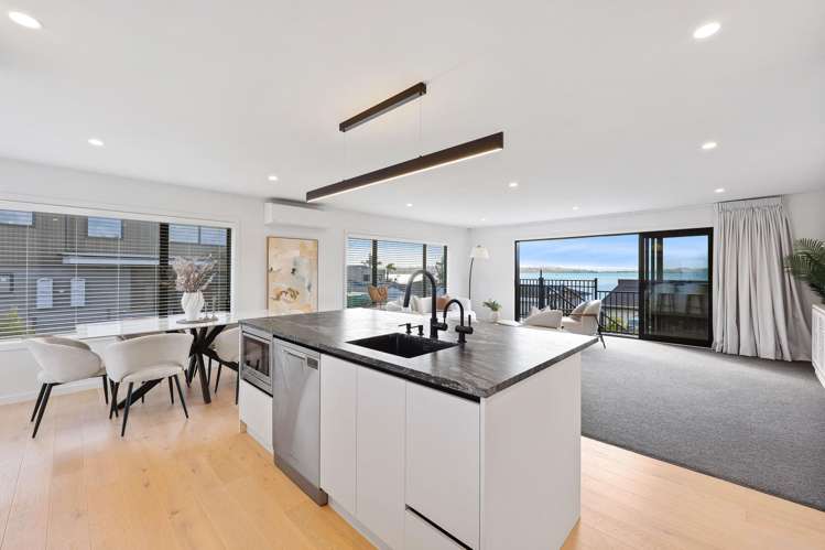 114 Bramley Drive Farm Cove_11
